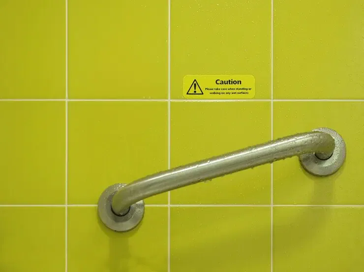 shower warning sign 469558 29970