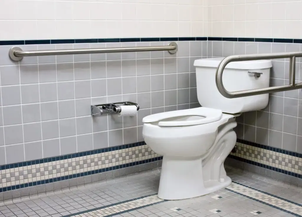 California ADA compliant public and commercial bathroom with required accessibility features